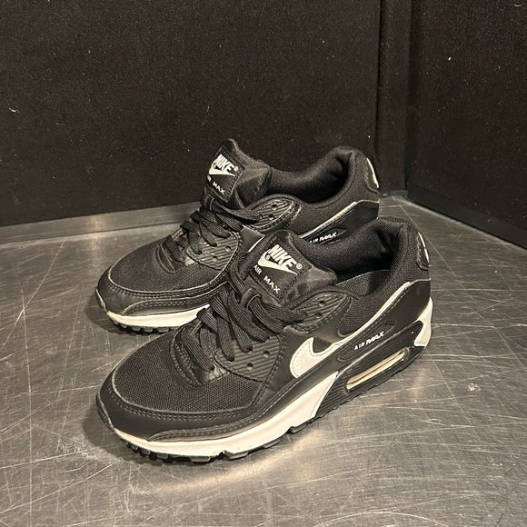 Nike Air Max 90 Size 7 Women - Picture 1 of 11